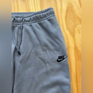 Periwinkle/Retro purple Nike sweatpants size medium